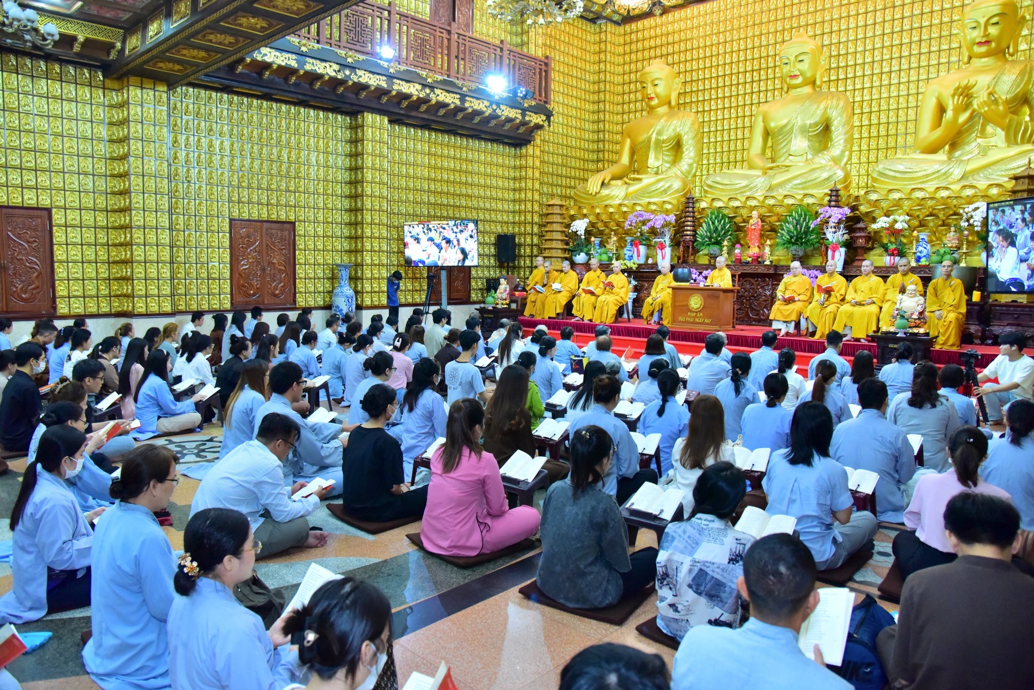 Chùa Giác Ngộ quy y cho gần 700 Phật tử