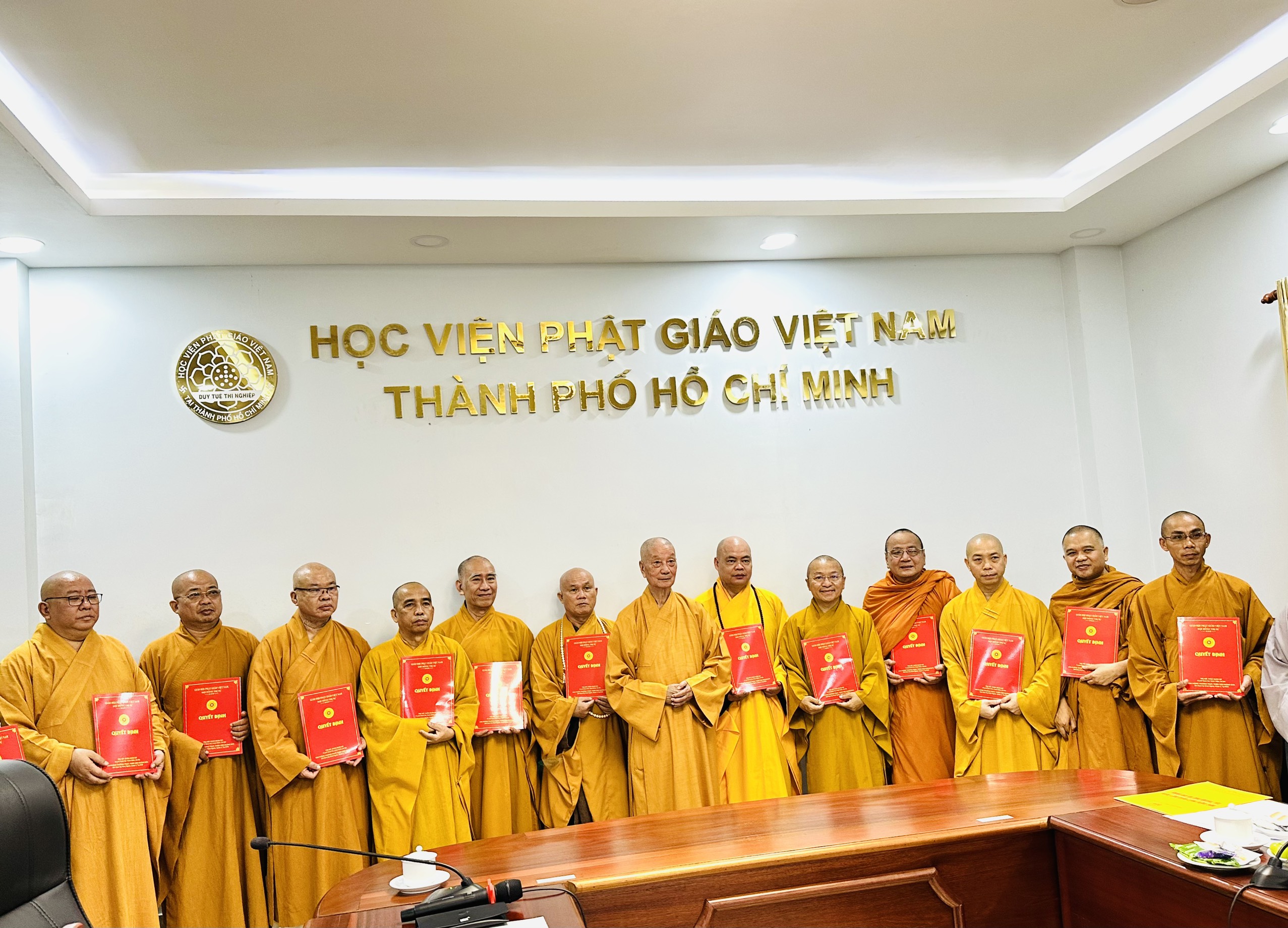 Thượng tọa Thích Nhật Từ tiếp tục giữ chức vụ Phó Viện trưởng Thường trực Học viện Phật giáo Việt Nam tại TP.HCM